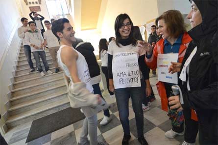 L'iniziativa contro l'omofobia di giovedì scorso al Liceo Asproni
