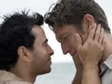 Coppia aggredita in discoteca. La polizia "i due sono amici" - omofobiariminiBASE 1 - Gay.it Archivio