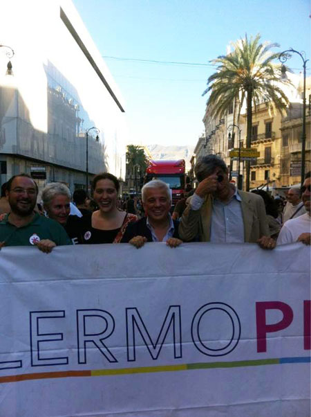 Alfano non ferma i sindaci: anche Palermo trascriverà i matrimoni gay - palermOpride2012 corteoF3 - Gay.it Archivio