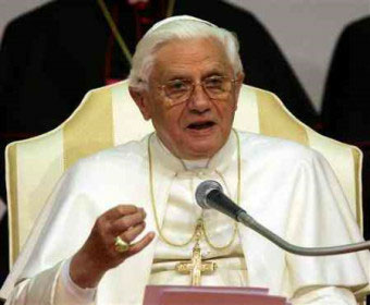 AIDS: Manifestazione a S.Pietro per dire sì al preservativo - papanocondomF3 - Gay.it Archivio