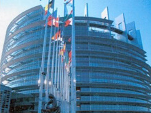 Forza Italia: "L'UE resti fuori dal diritto di famiglia" - Gay.it Archivio