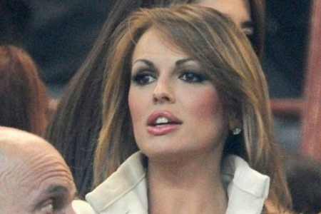 Francesca Pascale si tessera ad Arcigay Napoli - pascale arcigay1 - Gay.it Archivio