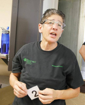La pastora minacciata di morte per i matrimoni gay - pastora minacciata kansas2 - Gay.it Archivio