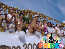 Pride: battaglia su patrocinio e gonfalone - patrocinio prideBo BASE - Gay.it Archivio