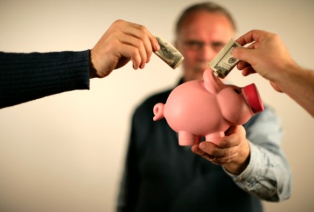 Corte UE, no a discriminazioni su pensioni per le coppie gay - pensionegayF1 - Gay.it Archivio