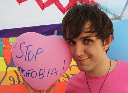 Arcigay, 54.000 firme contro il testo sull'omofobia - petizione arcigay omofobia 1 1 - Gay.it Archivio