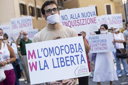Ennesima aggressione omofobica a Roma - petizione arcigay omofobia2 - Gay.it Archivio
