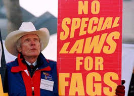 E' morto Fred Phelps, fondatore della chiesa "Dio odia i froci" - phelps1 - Gay.it Archivio