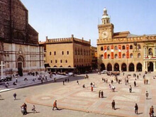 Bologna: l'arrivo del Pride potrebbe essere Piazza Maggiore - piazza maggioreBASE - Gay.it Archivio