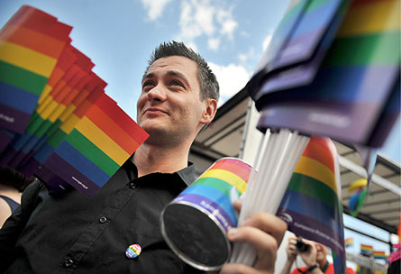 Anche il primo deputato gay dopo le elezioni in Polonia - poloniagayF1 1 - Gay.it Archivio