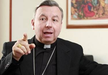 "Padri gay? Tentati di avere rapporti con i figli" - prete colombianoF3 - Gay.it Archivio
