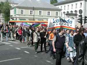Diritti Umani: la Corte europea condanna la Polonia - pride varsavia2003 2 - Gay.it Archivio