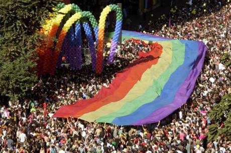 Gay Pride, stesso giorno a Milano e Roma - pridemi2010f3 - Gay.it Archivio