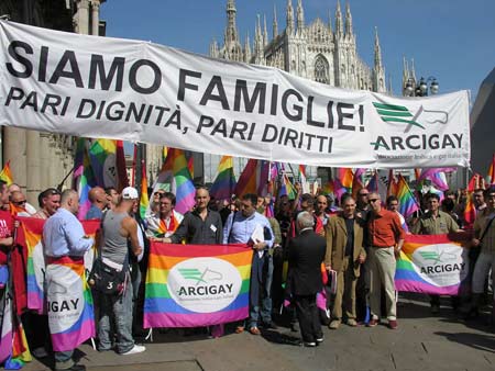 CRHISTOPHER STREET DAY: DOPO ROMA IL PRIDE SBARCA A MILANO - pridemilanoF2 - Gay.it Archivio