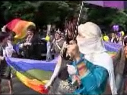Gay fest a Bucarest, ma sotto stretta sorveglianza - prideromania1 - Gay.it Archivio