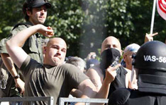 Budapest: molotov al Gay Pride - prideunghF2 - Gay.it Archivio