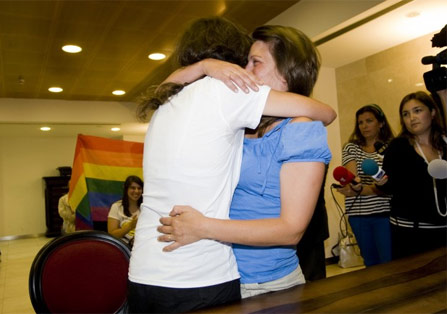 Helena e Teresa: prime spose omosessuali del Portogallo - prime nozze portogalloF2 - Gay.it Archivio