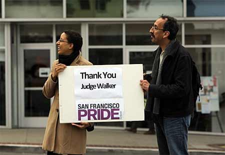 La Prop8 è incostituzionale: esultano California e Hollywood - prop8 incostituzionaleF7 - Gay.it Archivio
