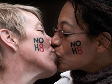 Un intervento di Obama potrebbe porre fine alla Proposition 8 - prop8 incostituzionale BASE - Gay.it Archivio