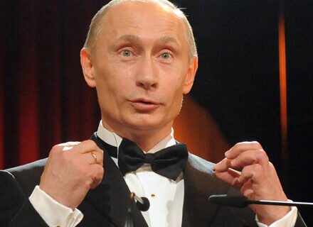 Putin: "Gay benvenuti in Russia ma lascino stare i bambini" - putin vs ue 1 - Gay.it Archivio