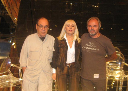 Torna Raffaella: "Voglio regalare due ore di leggerezza" - raffaella F1 - Gay.it Archivio