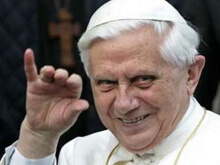 Ratzinger boccia l'ambasciatore: ha scritto una storia gay - ratzinger ancora gayBASE - Gay.it Archivio