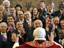 Ratzinger ai diplomatici contro aborto e coppie di fatto - ratzinger corpo diplomatico - Gay.it Archivio