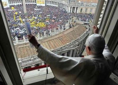 Ratzinger contro le coppie di fatto: "Snaturano la famiglia" - ratzinger famiglieF1 - Gay.it Archivio
