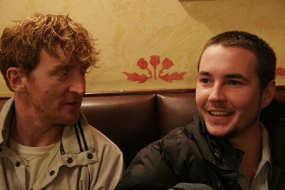 IL VIDEO SUL CORTILE - redroadF3 - Gay.it Archivio