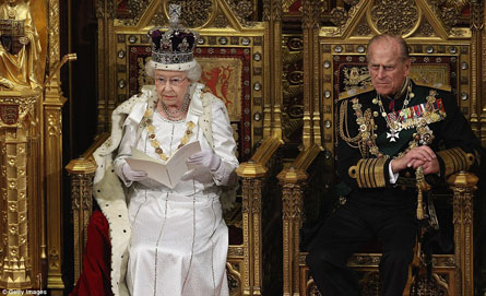 Niente matrimoni gay nel discorso della Regina - reginamatrimoniF1 - Gay.it Archivio