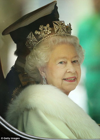 Niente matrimoni gay nel discorso della Regina - reginamatrimoniF3 - Gay.it Archivio