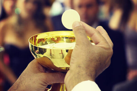 Quando i cattolici dicono "No" al Convegno sulla famiglia - religione chiesa cattolica eucaristia BS 1 - Gay.it Archivio
