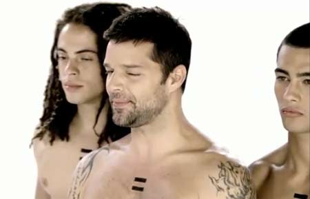 Ricky Martin: "Matrimonio? Se potessi scegliere, forse..." - ricky vanityF2 - Gay.it Archivio