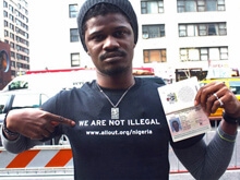 Gay nigeriano ottiene carta di soggiorno: "Noi perseguitati" - rifugiato nigerianoBASE - Gay.it Archivio