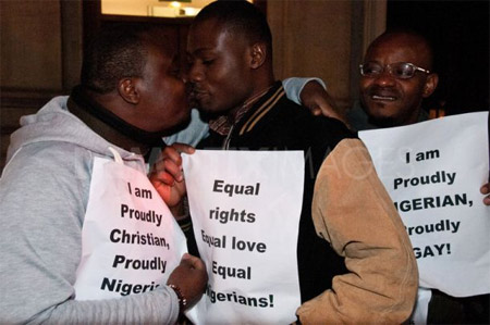 Gay nigeriano ottiene carta di soggiorno: "Noi perseguitati" - rifugiato nigerianof2 - Gay.it Archivio