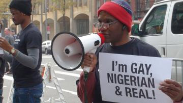 Gay nigeriano ottiene carta di soggiorno: "Noi perseguitati" - rifugiato nigerianof3 - Gay.it Archivio