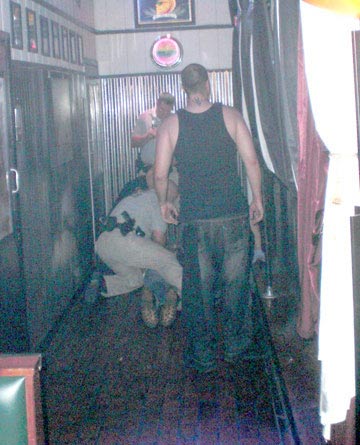 A 40 anni da Stonewall la polizia irrompe in un locale gay - Gay.it Archivio