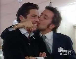 Roberto: "Felice della mia spiccata sensibilità femminile" - robertoEgianfilippoF2 - Gay.it Archivio