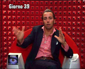 Roberto: "Felice della mia spiccata sensibilità femminile" - roberto gf intervistaF2 - Gay.it Archivio