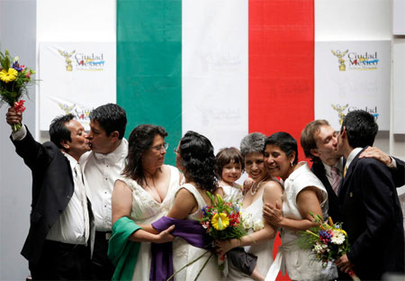 La Corte Suprema messicana contro il divieto di nozze gay - rojas messicoF2 - Gay.it Archivio