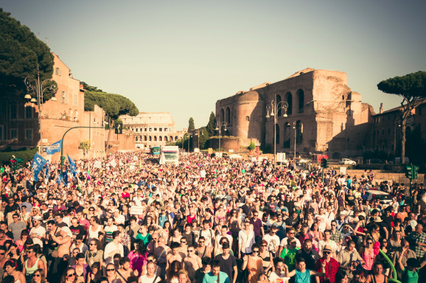 "Liberiamoci!": l'urlo del Roma Pride 2015, da Stonewall a oggi - roma pride2015 2 - Gay.it Archivio