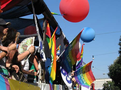 Roma Pride: un autobus fucsia aprirà il corteo - romapride08 F2 - Gay.it Archivio