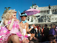 Il Roma Pride 2010 nella bufera: è tutto contro tutti - romapride2010BASE 1 2 - Gay.it Archivio