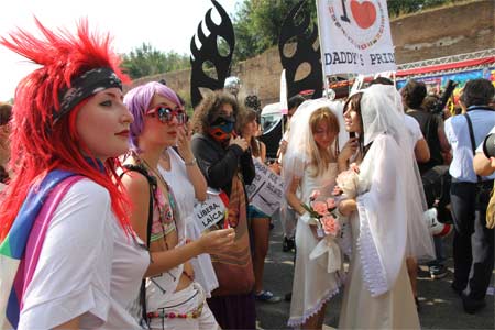 Roma pronta per il suo Pride: ecco quello che dovete sapere - romapride2012F4 - Gay.it Archivio