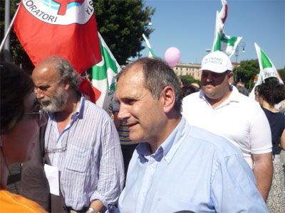 250 mila al Gay Pride di Roma - romapridevia3F2 - Gay.it Archivio