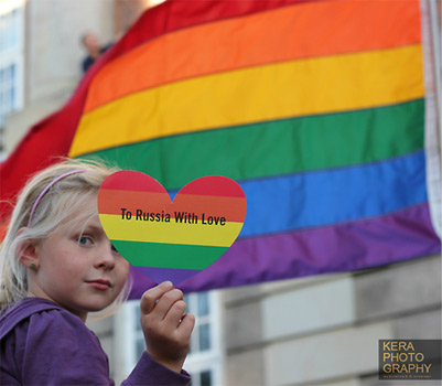 Regione russa abolisce legge contro la propaganda gay, ma... - russia figliF2 - Gay.it Archivio