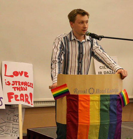 Prima condanna per propaganda gay a San Pietroburgo - russiaarrestiF3 - Gay.it Archivio