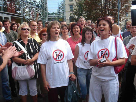 Divieto di coming out da San Pietroburgo a tutta la Russia - russiapropagandaF1 - Gay.it Archivio
