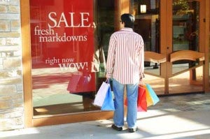 Iniziano i saldi: tutti pronti allo shopping sfrenato? - saldiF3 - Gay.it Archivio