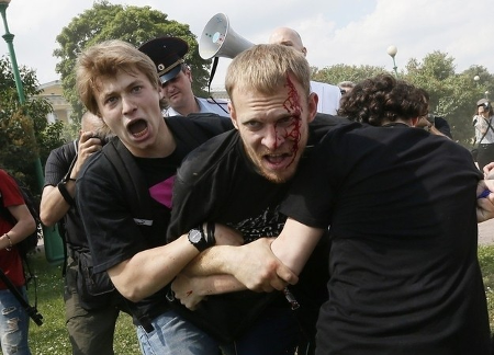 Abolita la legge contro la propaganda gay a San Pietroburgo - sanpietroburgo abolice1 - Gay.it Archivio